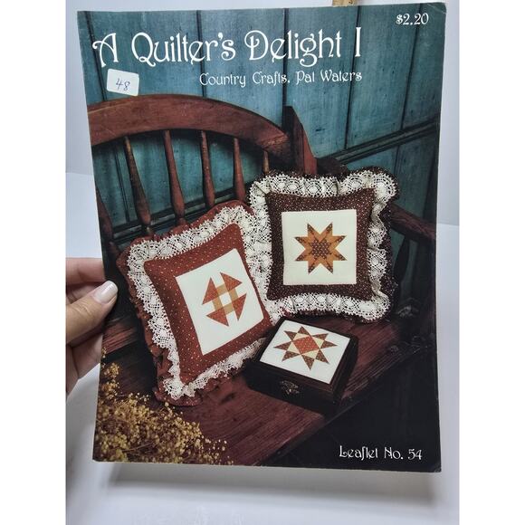 A Quilter's Delight I Country Crafts Cross Stitch Pattern No 54 Pat Waters - Picture 1 of 2